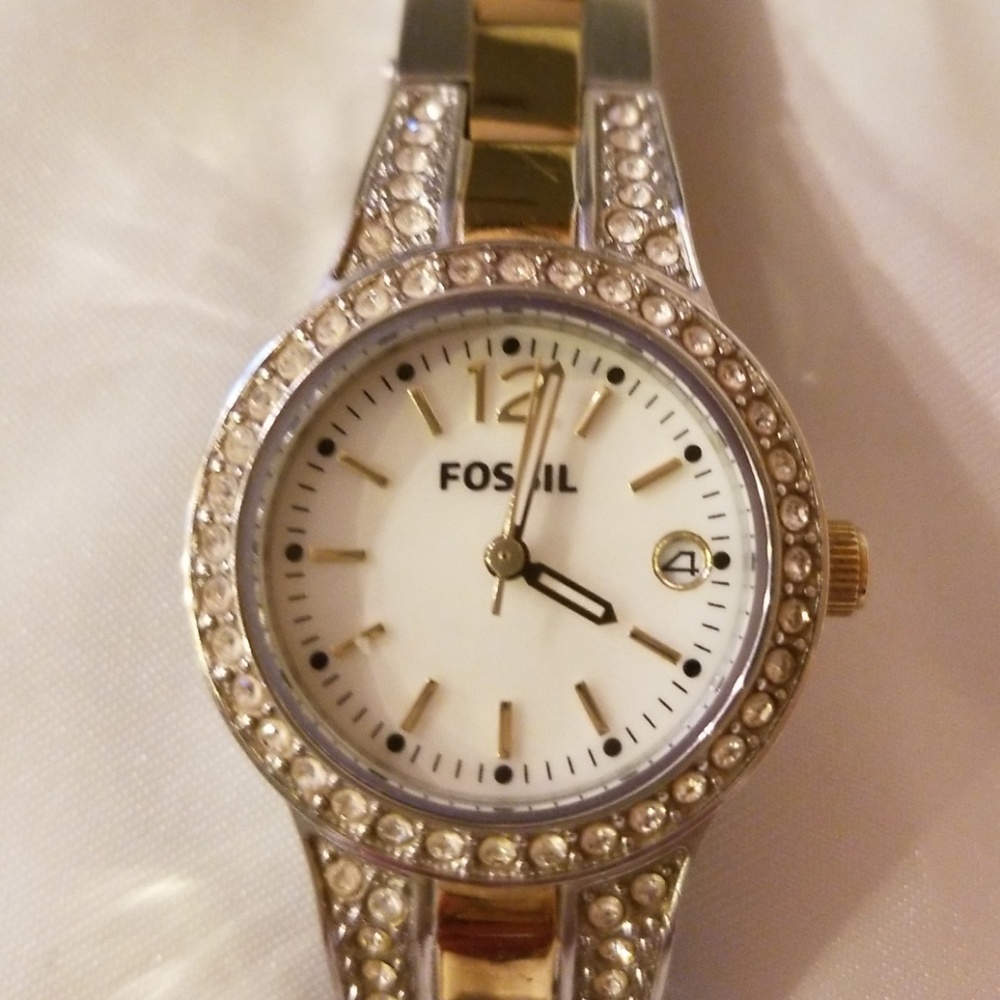 💖💖 Pretty and practical Fossil..❣❣ - Picture 5 of 6